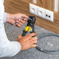 Rebel Zaciskarka Wtyków Przelotowych  Rj45, Rj12, Rj11 [[