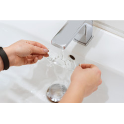 Rebel Dwustronna Taśma Montażowa Nano Wielokrotnego Użytku Rebel (2 Mm X 30 Mm X 3 M) Transparentna [[