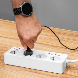 Krüger&Matz Listwa Sieciowa Kruger&Matz 4 Gniazda Typu Niemieckiego I 4Xusb 2100 Ma Connect P6  Tuya [[