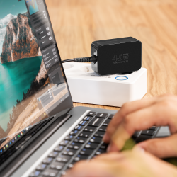 Krüger&Matz Zasilacz Uniwersalny Kruger&Matz 45W Z Funkcją Power Delivery 7 Końcówek [[